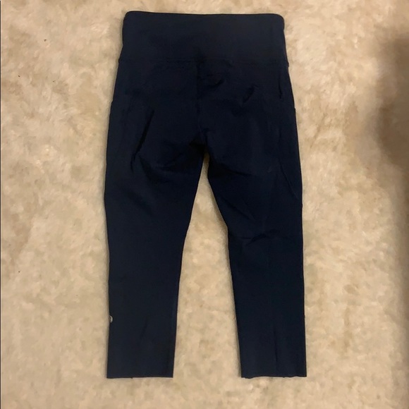 Lululemon cropped leggings - Picture 2 of 3